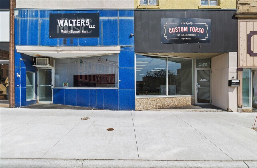 More Photos Of 120-124 W Columbus St, Kenton Storefront For Sale