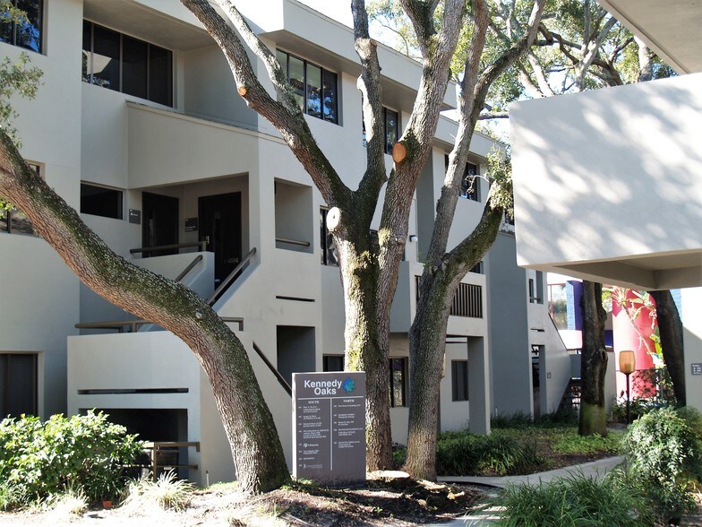 More Photos Of 3333 W Kennedy Blvd, Tampa Loft Creative Space For Sale