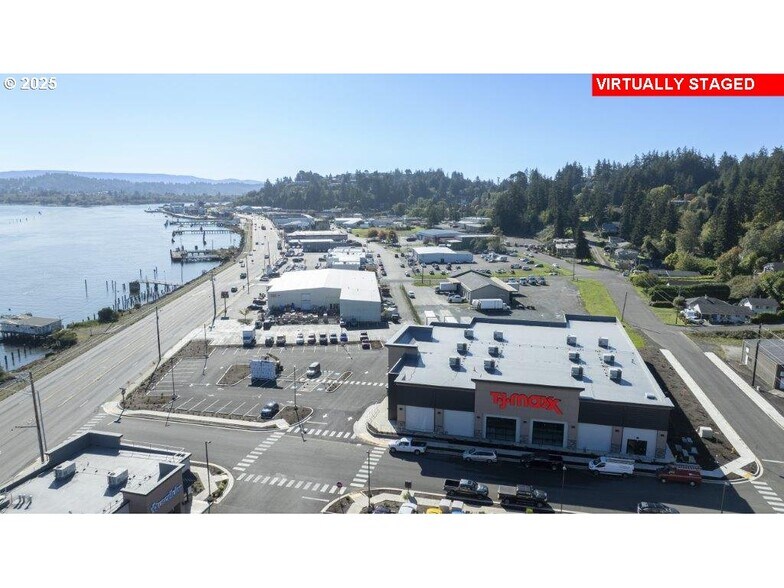 More Photos Of 1233 Teakwood Ave, Coos Bay General Retail For Sale