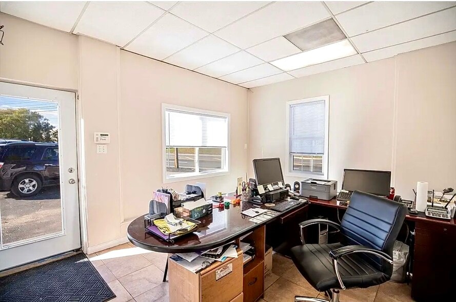 More Photos Of 1615 Osgood St, North Andover General Retail For Sale