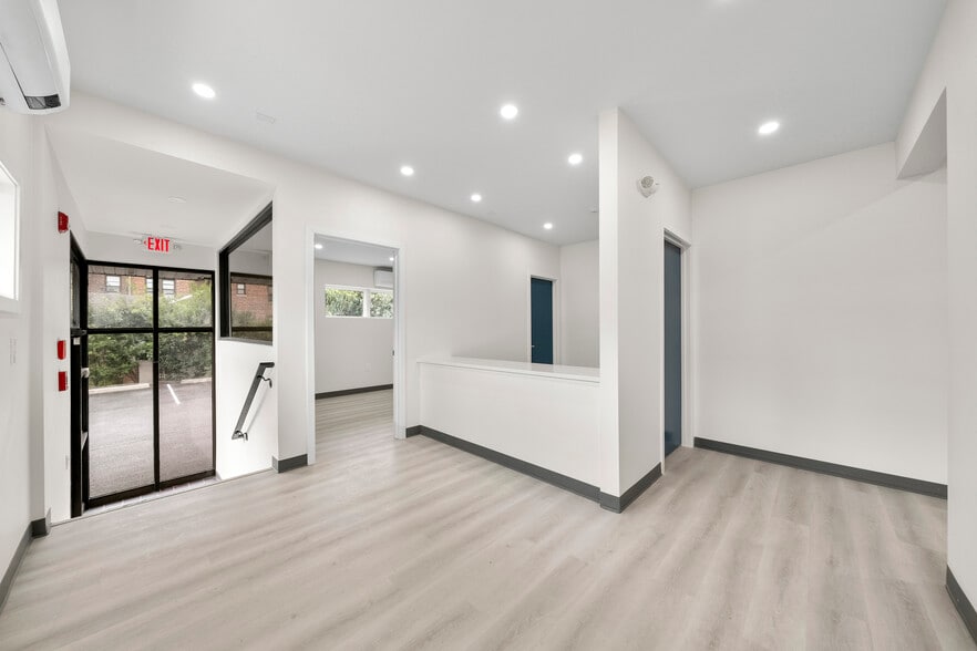 More Photos Of 35 Pangborn Pl, Hackensack Medical For Lease