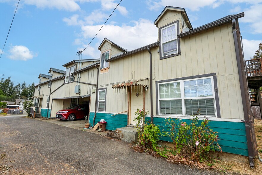 More Photos Of 1740 Spruce St, Myrtle Point Apartments For Sale