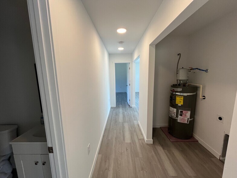 More Photos Of 1306 Melbourne Ct, Westport Multifamily For Sale