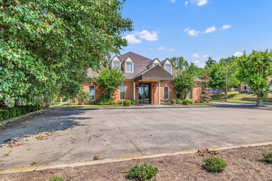 More Photos Of 3040 Business Park Cir, Goodlettsville Medical For Lease