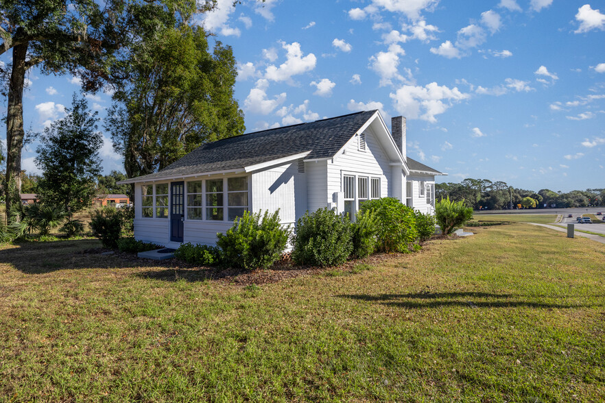 Primary Photo Of 401 N Dixie Ave, Fruitland Park Office Residential For Lease