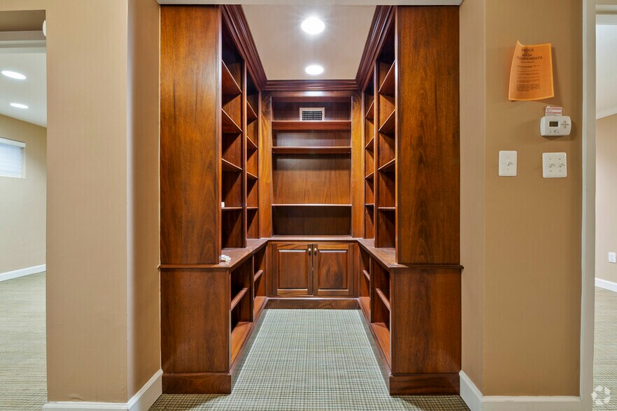 More Photos Of 1906 Sunderland Pl NW, Washington Office Residential For Sale