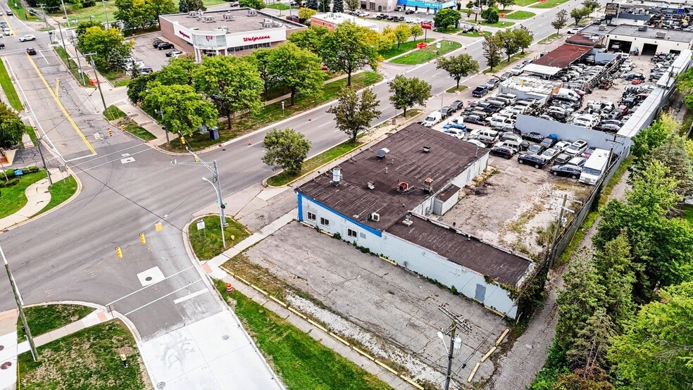 More Photos Of 1010 S Gratiot Ave, Mount Clemens Auto Repair For Sale