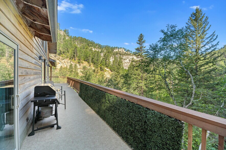 More Photos Of 10888 Rimrock Pl, Spearfish Hotel For Sale