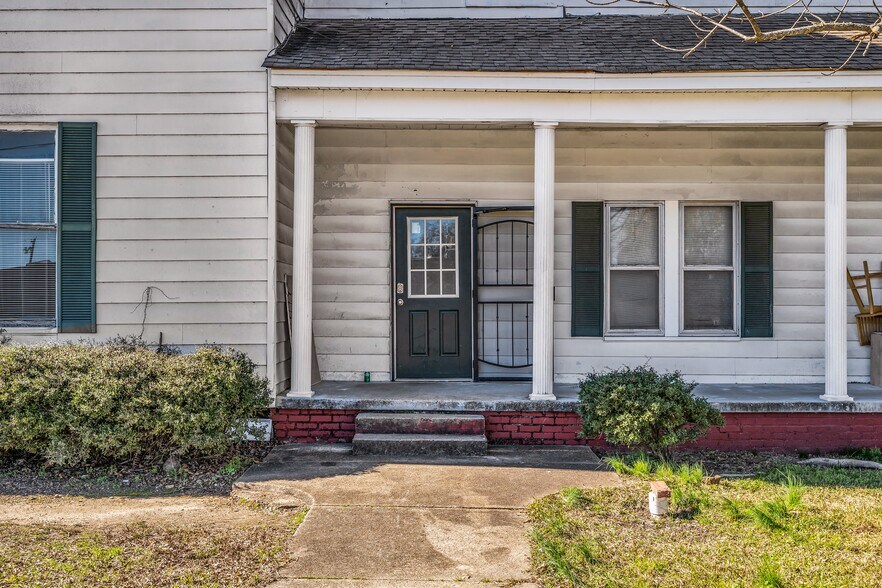 More Photos Of 123 Cottrell st, West Point Multifamily For Sale