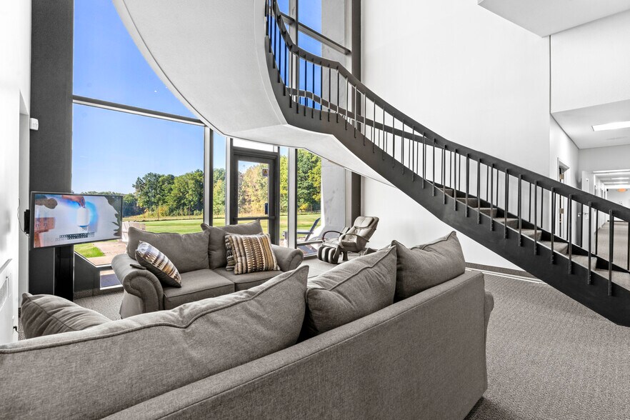 More Photos Of 1 Broadcast Way, Cadillac Medical For Sale