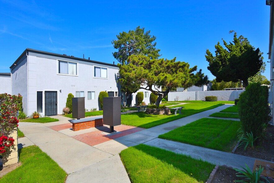 Primary Photo Of 345 N Batavia St, Orange Apartments For Sale
