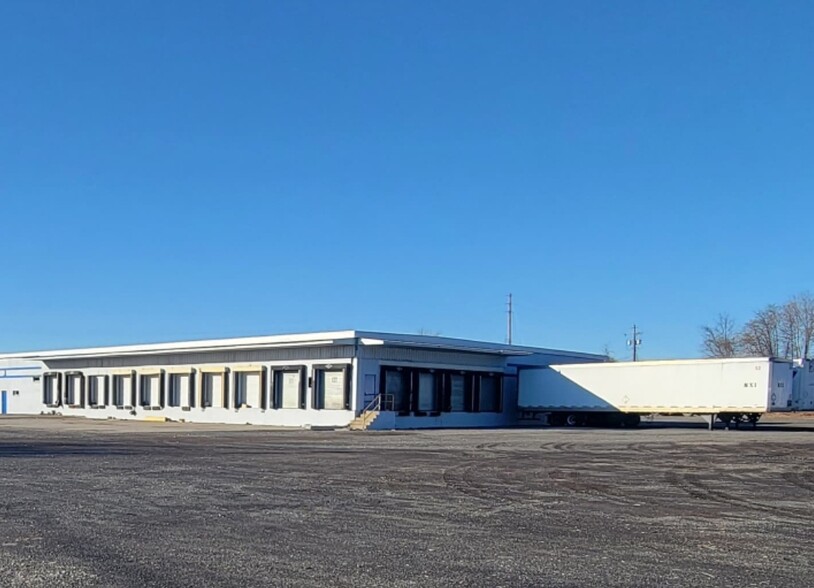 Primary Photo Of 497 E Moorestown Rd, Wind Gap Truck Terminal For Lease