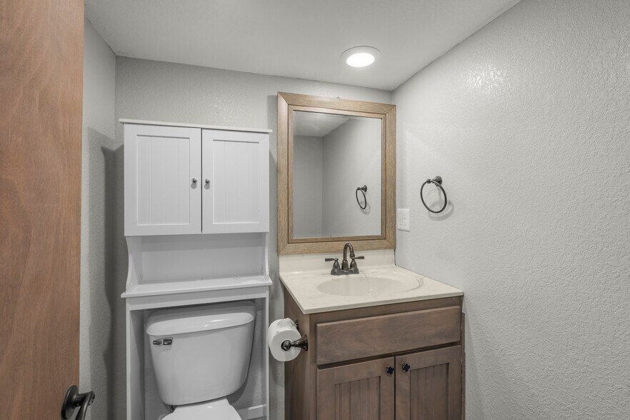 More Photos Of 90917 240th St, Austin Light Distribution For Sale