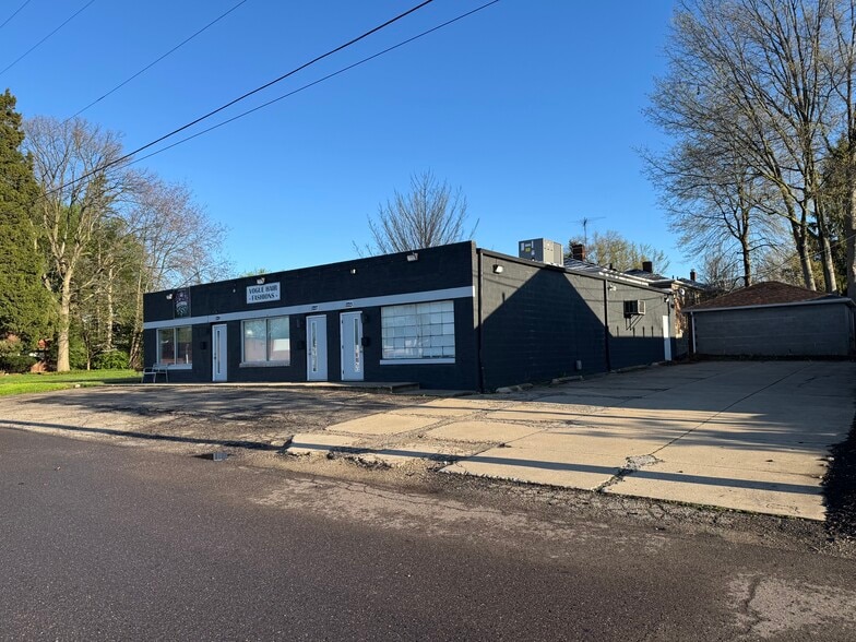 More Photos Of 1723-1727 Saddlewood Ave, Akron General Retail For Sale