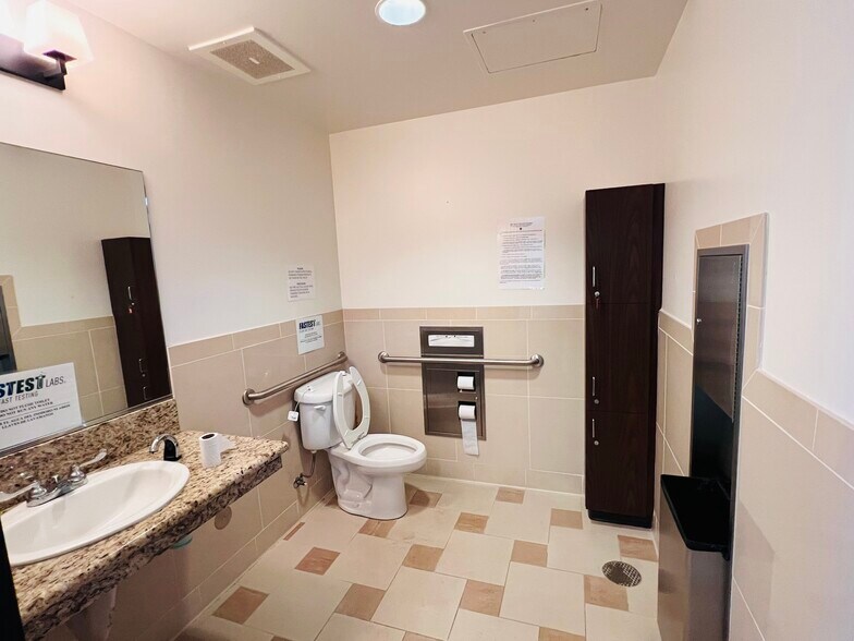 More Photos Of 2693 E Washington Blvd, Pasadena Medical For Lease