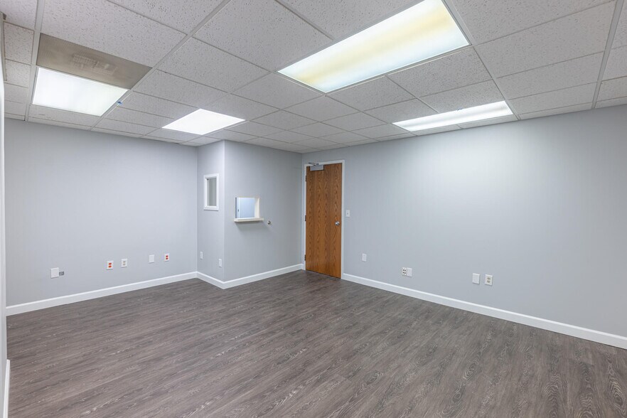 More Photos Of 7271 N Main St, Dayton Medical For Lease