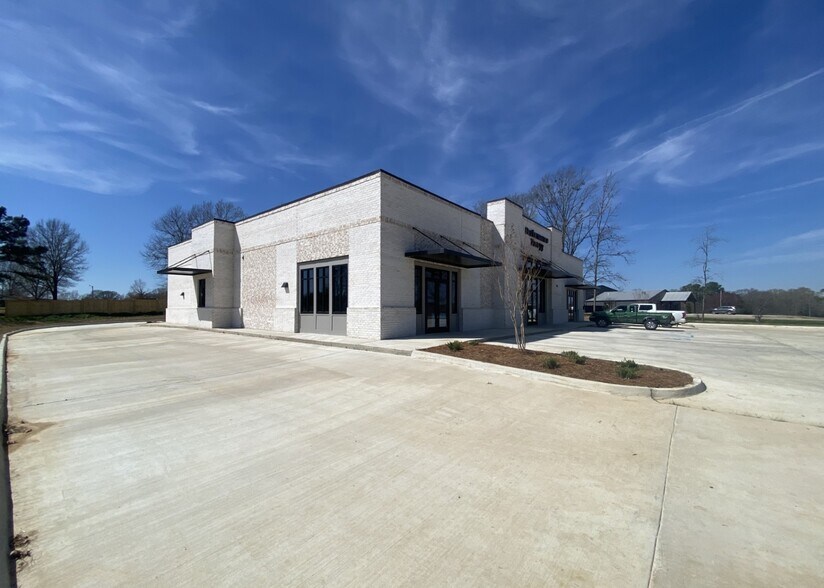 More Photos Of 787 US-49 Hwy, Flora Drugstore For Lease