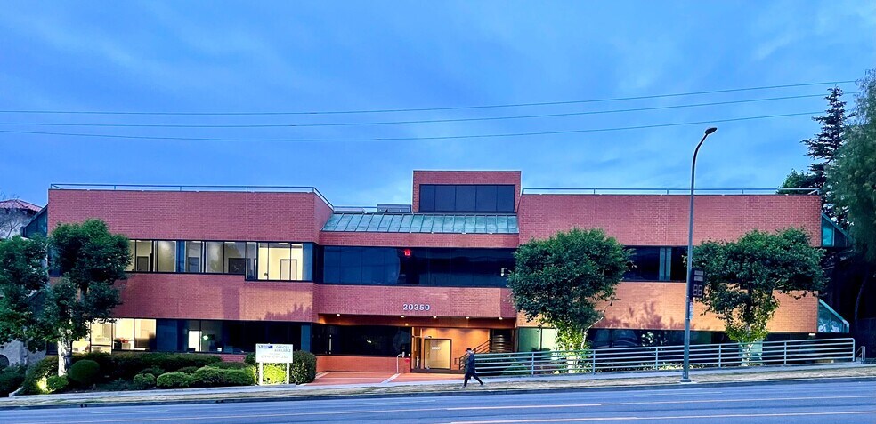 More Photos Of 20350 Ventura Blvd, Woodland Hills Office For Lease