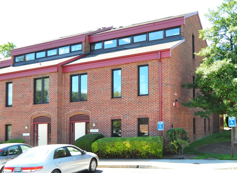 More Photos Of 2555-2575 Chain Bridge Rd, Vienna Medical For Sale