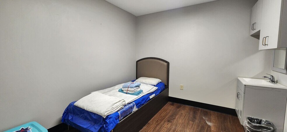 More Photos Of 2200 N Palafox St, Pensacola Medical For Sale