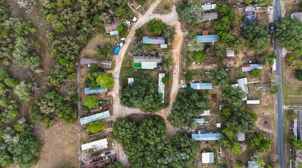 More Photos Of 102 Oak Ridge Dr, Floresville Trailer Camper Park For Sale