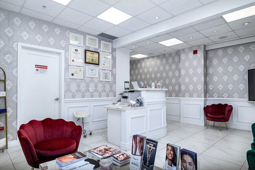 More Photos Of 1650 Elgin Mills Rd E, Richmond Hill Medical For Sale