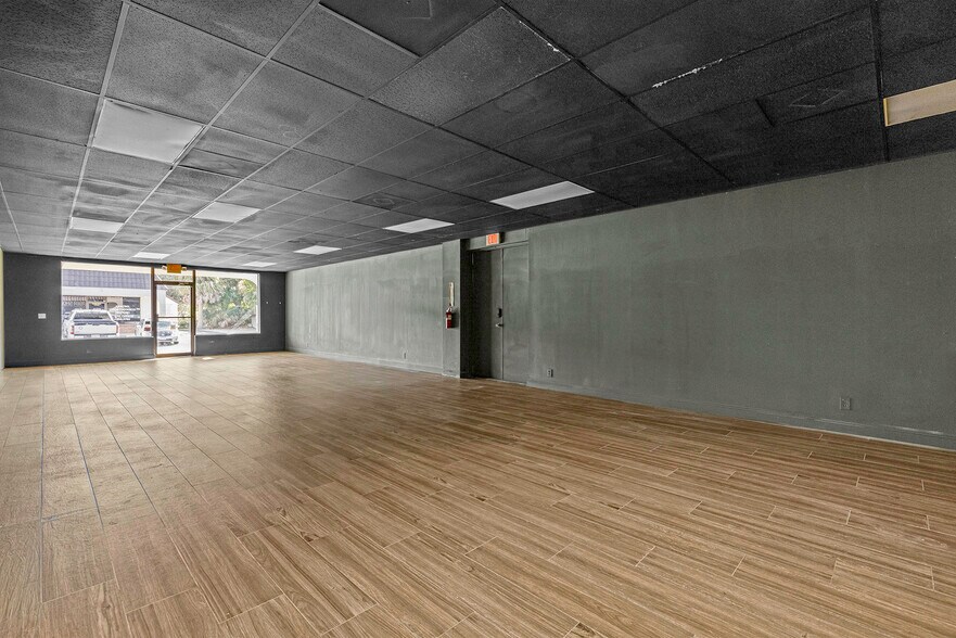 More Photos Of 108 SW Monterey Rd, Stuart Storefront Retail Office For Lease
