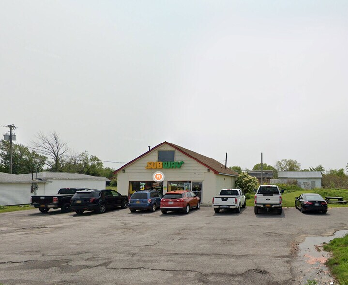 Primary Photo Of 13001 Main Rd, Akron Fast Food For Sale