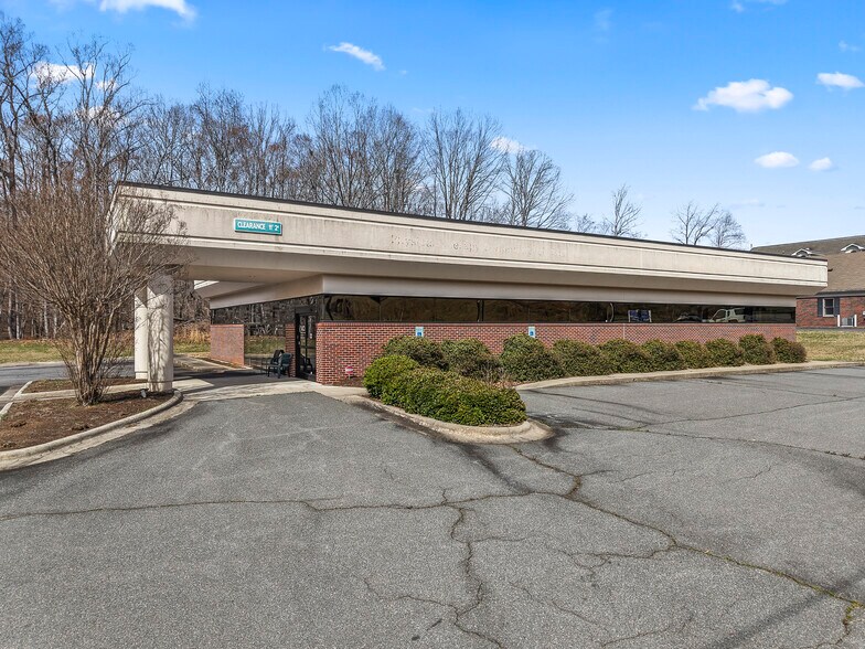 More Photos Of 257 W Kings Hwy, Eden Medical For Sale