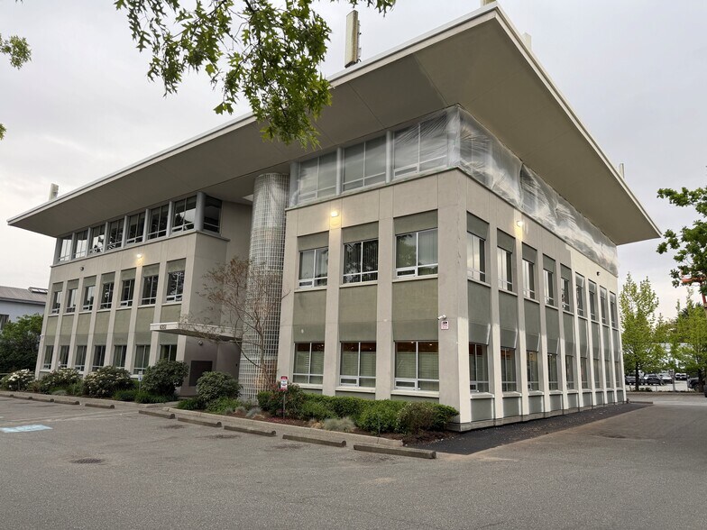 Primary Photo Of 6351 197th St, Langley Medical For Sale