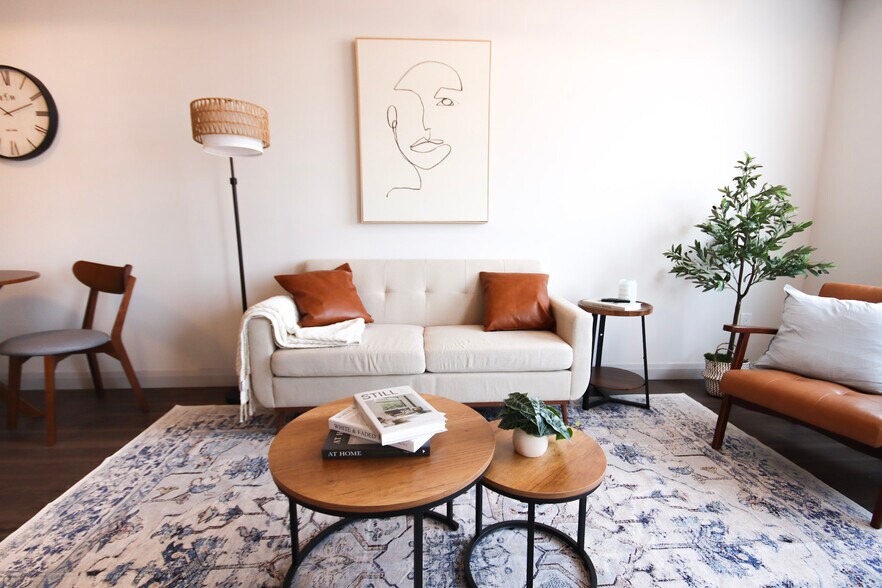 More Photos Of 16 Queen St W, Cambridge Apartments For Lease