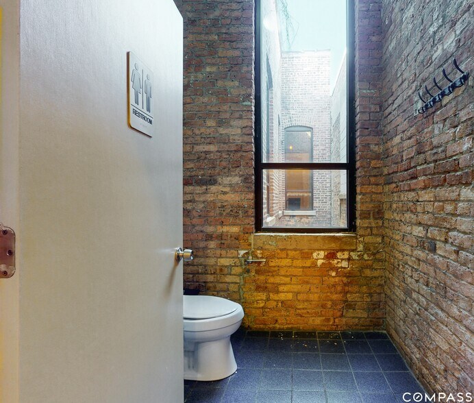 More Photos Of 2241 S Wabash Ave, Chicago Loft Creative Space For Sale