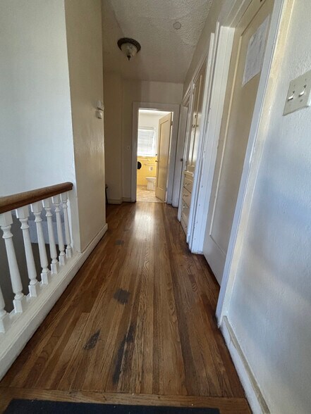 More Photos Of 2025 N Broadway, Santa Ana Office Residential For Lease