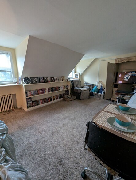 More Photos Of 28 Bohack Ct, Sayville Apartments For Sale