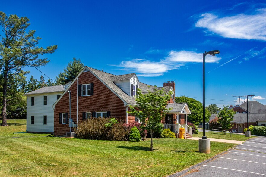 More Photos Of 2352 Jefferson Hwy, Waynesboro Office For Lease