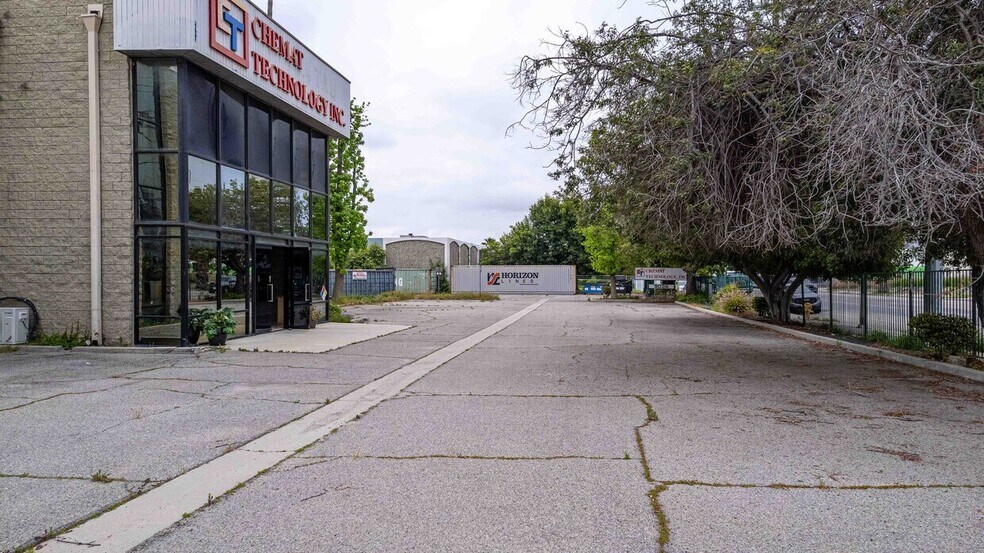 More Photos Of 9036 Winnetka Ave, Northridge Loft Creative Space For Lease