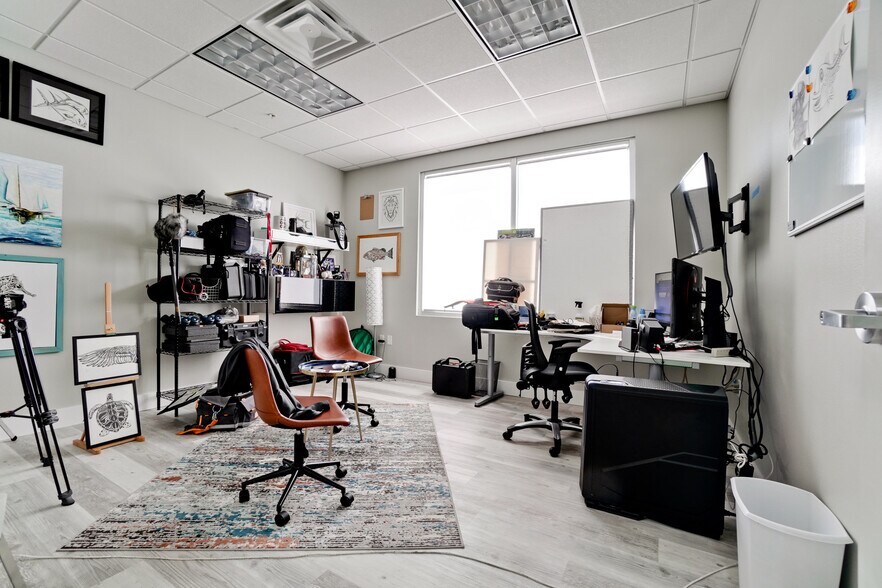 More Photos Of 2170 Main St, Sarasota Loft Creative Space For Sale