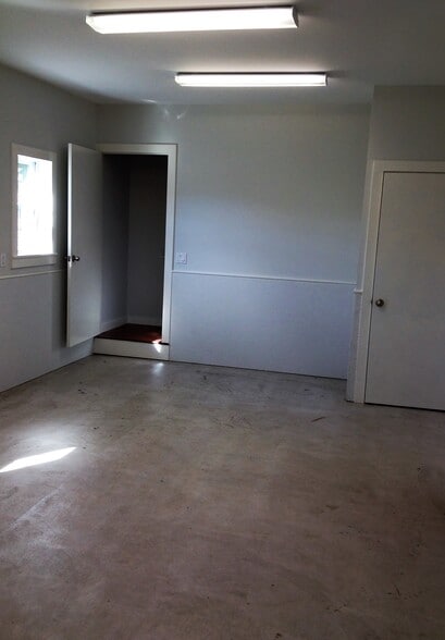 More Photos Of 15 S 7th Ave, Long Branch Self Storage For Lease