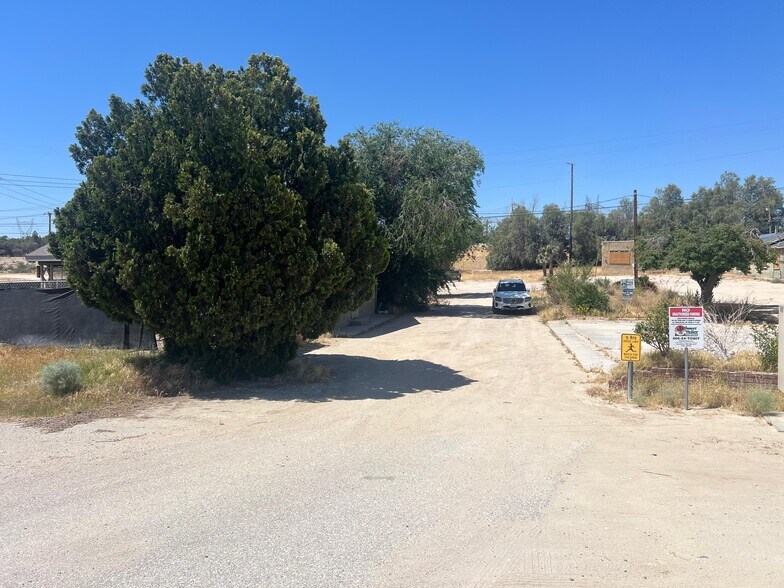 More Photos Of 17742 D St, Victorville Apartments For Sale