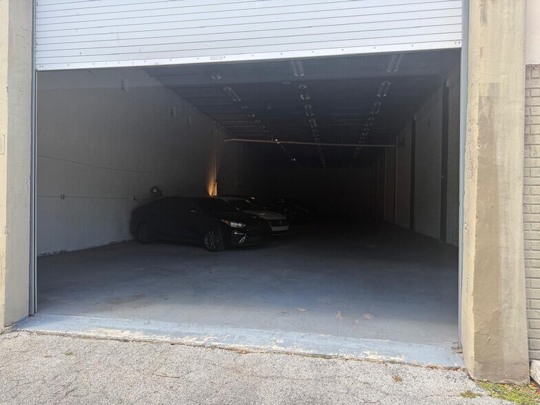More Photos Of 830 N State Road 7, Plantation Auto Dealership For Lease