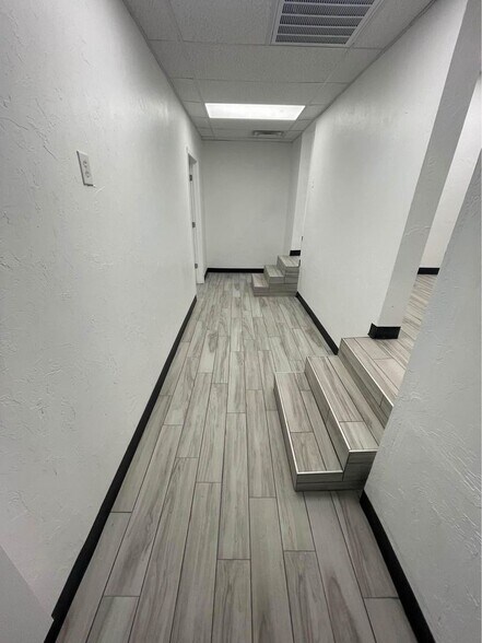 More Photos Of 2922 Cashion Pl, Oklahoma City Warehouse For Sale