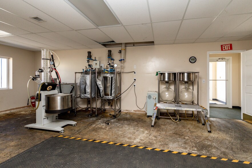 More Photos Of 43 N Silicon Dr, Pueblo Warehouse For Sale