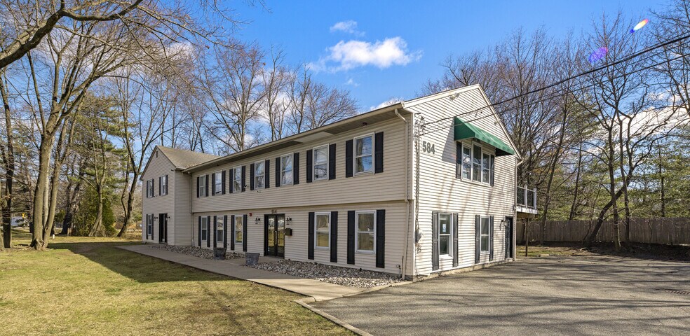 More Photos Of 584 State Rt 17, Ridgewood Office Residential For Lease