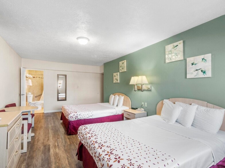 More Photos Of 1349 Idaho St, Elko Hotel For Sale