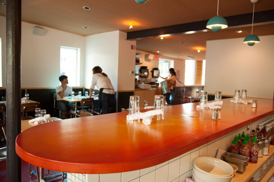 More Photos Of 1024 E 38th St, Minneapolis Restaurant For Lease