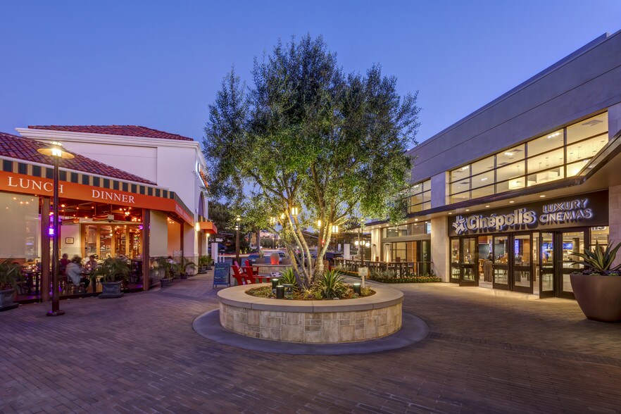 More Photos Of 3433-3545 Del Mar Heights Rd, San Diego Unknown For Lease