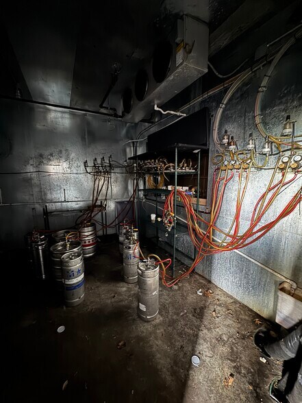 More Photos Of 388 Medford Ave, Patchogue Restaurant For Lease