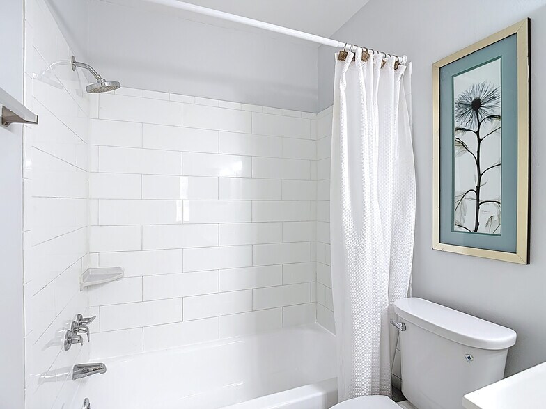 More Photos Of 139 SE Jefferson Cir N, Saint Petersburg Apartments For Sale