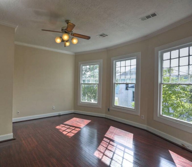 More Photos Of 2918 Bagby, Houston Office For Lease