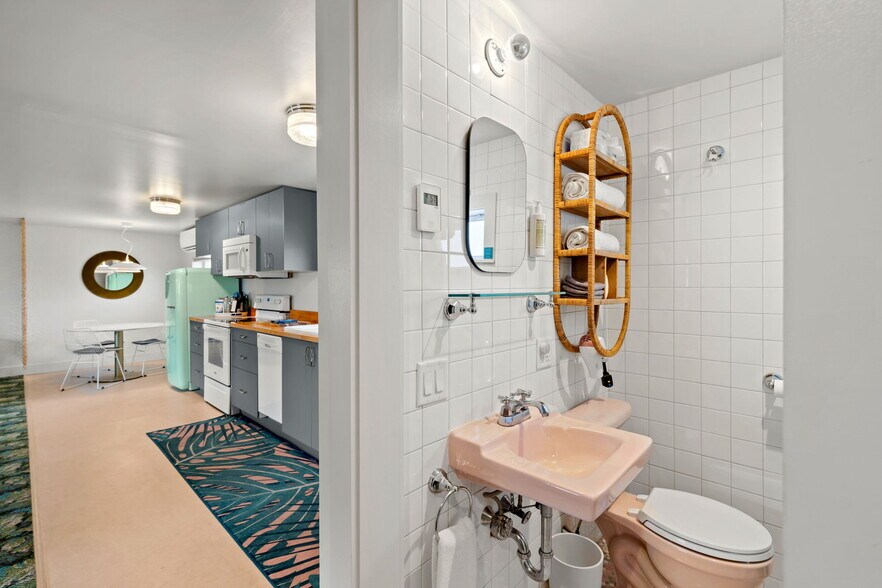 More Photos Of 741 Ocean Blvd, Rye Hotel For Sale